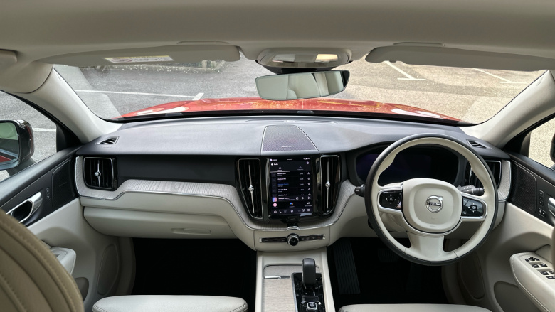 Volvo XC60 2.0 B5P Plus Dark 5dr AWD Geartronic Petrol Estate